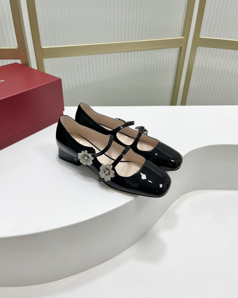 Roger Vivier flat shoes